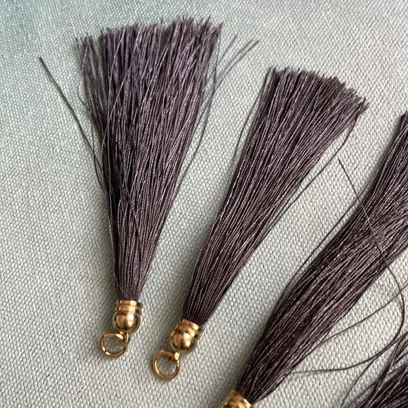 Tassel Curtain Hooks Set of 24 + Bonus Tassels + Tassel Keychain - Picture 13 of 15
